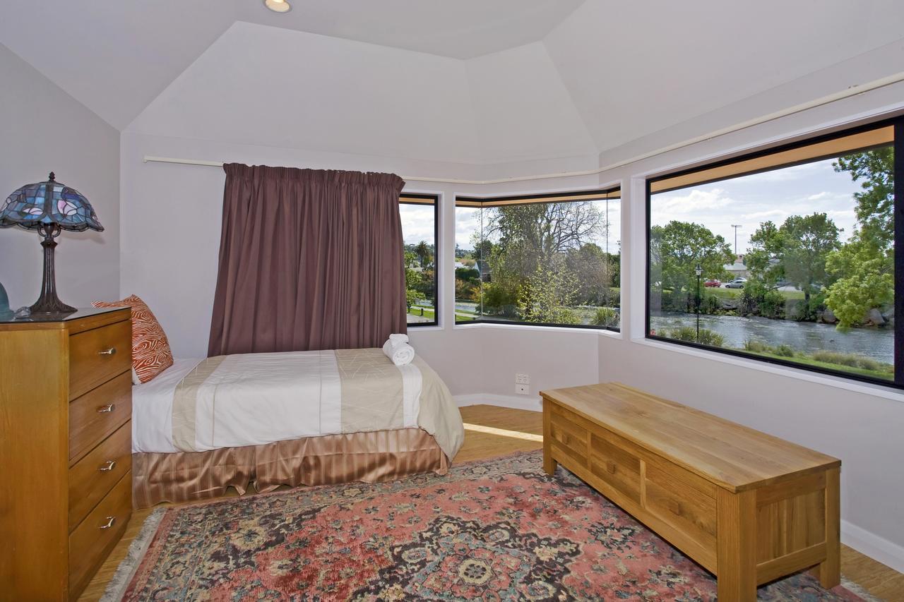 Riverside Villa - In The City By The River! Nelson Luaran gambar